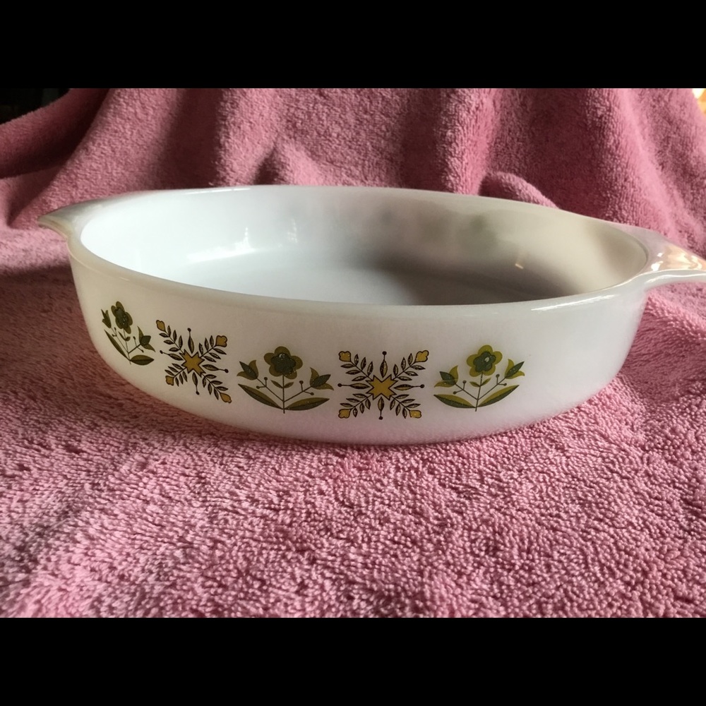 Anchor Hocking Fire King Round Cake Dish